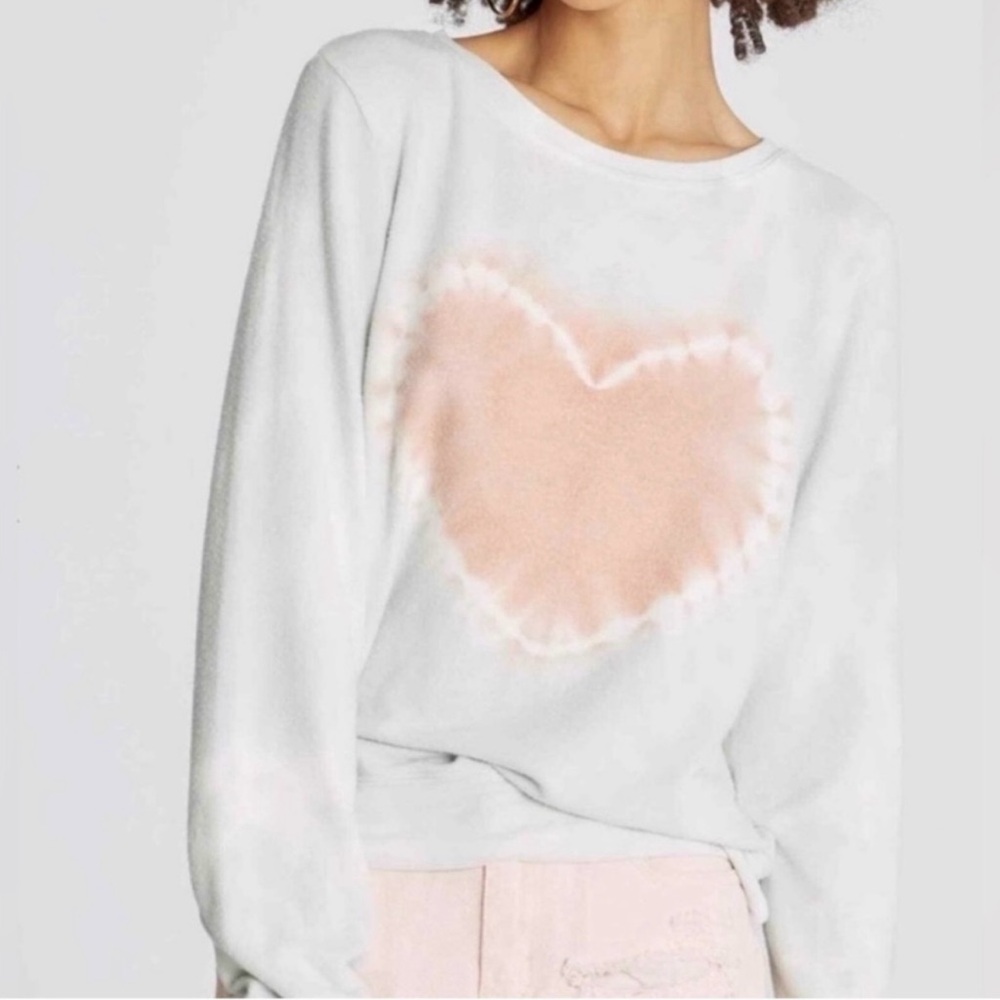 NWT Wildfox Heartfelt Dye Sweatshirt, Coral Heart, Size Extra Small.